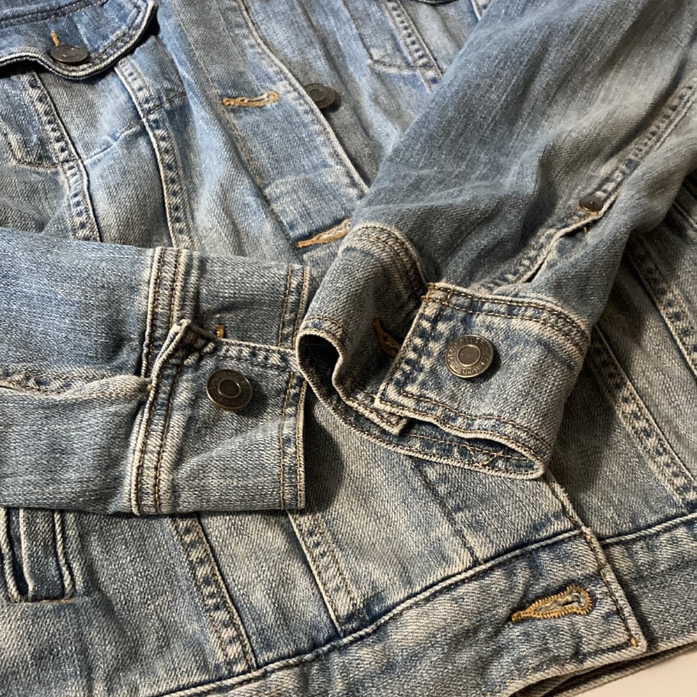 Cute Jean jacket! - Picture 5 of 5